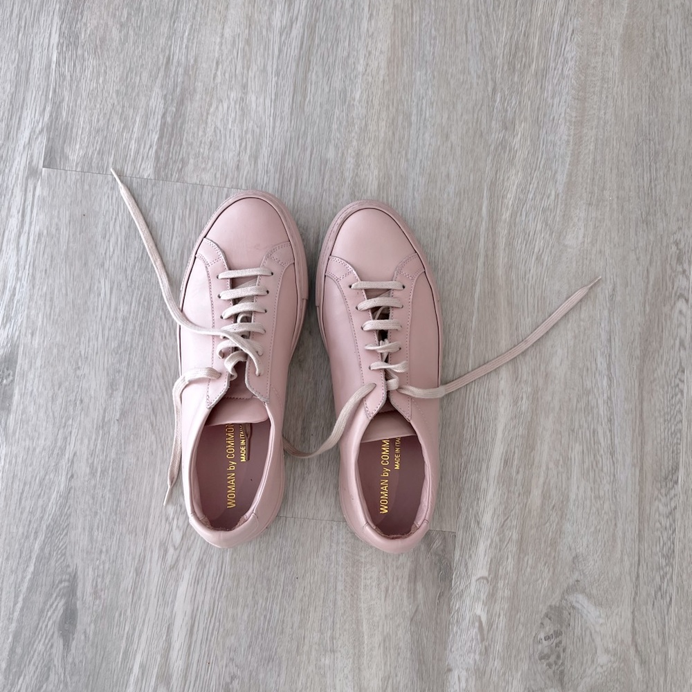 Common Projects Leather Sneakers in Size 38